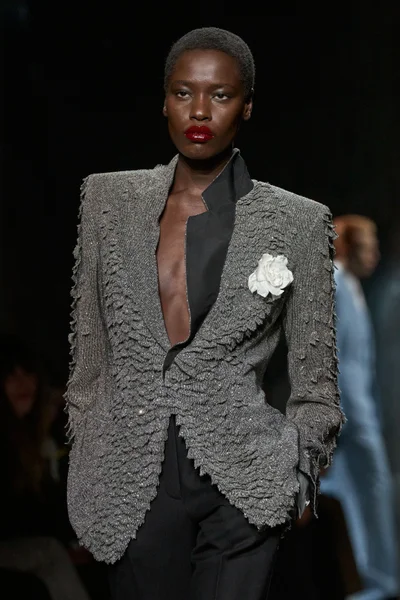 Look 94